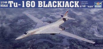 Сборная модель 1/144 советский межконтинентальный ракетоносец Ту-160 (Tu-160 BlackJack Bomer) Trumpeter 03906 TR03906 фото