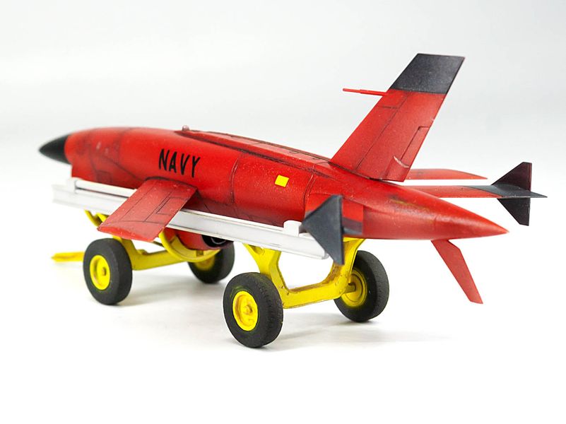 Сборная модель ICM 1/48 Q-2С ВQM-34А Firebee с тележкой 1 самолет и тележка 48401 ICM48401 фото