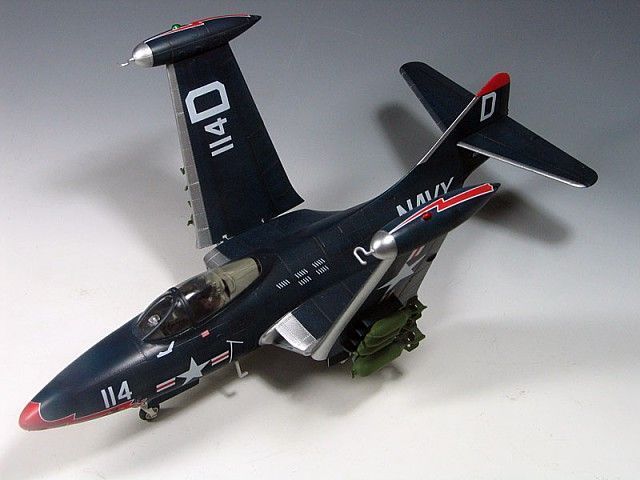 Американський палубний винищувач 1/48 Grumman F9F-3 Panther Trumpeter 02834 , збірна модель винищувач Пантера TR02834 фото