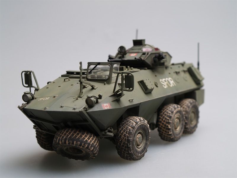 Канадская боевая машина пехоты 1/35 AVGP Grizzly (Late) Trumpeter 01505 , сборная модель бмп Трумпетер TR01505 фото
