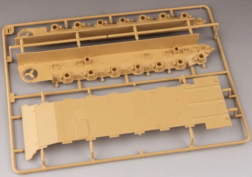 Сборная модель 1/35 немецкий танк Леопард 2A6 с рабочими траками Rye Field Model RFM 5065 RM-5065 фото