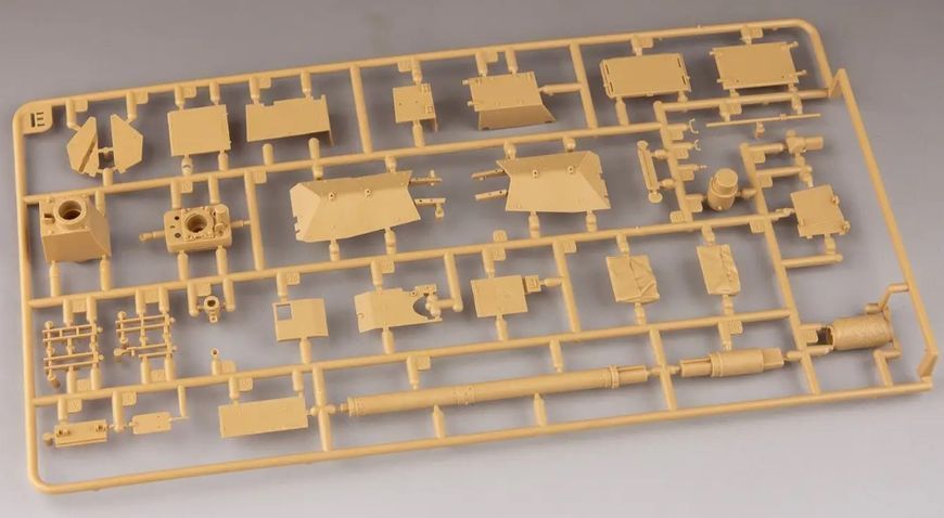 Сборная модель 1/35 немецкий танк Леопард 2A6 с рабочими траками Rye Field Model RFM 5065 RM-5065 фото