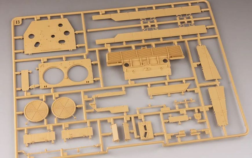 Сборная модель 1/35 немецкий танк Леопард 2A6 с рабочими траками Rye Field Model RFM 5065 RM-5065 фото