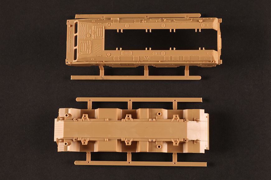 Збірна модель 1/72 радянська тактична балістична ракета 9K79-Tochka (SS-21 Scarab) HobbyBoss HB82935 HB82935 фото