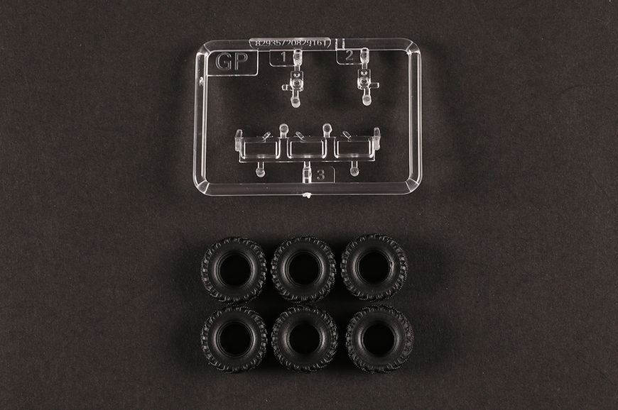 Збірна модель 1/72 радянська тактична балістична ракета 9K79-Tochka (SS-21 Scarab) HobbyBoss HB82935 HB82935 фото