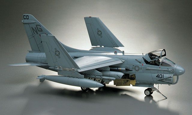 Американский истребитель 1/48 A-7D/E Corsair II Hasegawa 07247 , сборная модель истребителя Хасегава HS07247 фото
