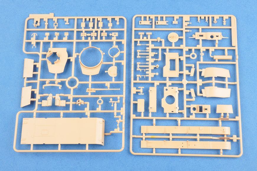 Сборная модель 1/35 немецкий легкий танк German Pz.Kpfw. / Pz.BfWg 38(t) Ausf. B HobbyBoss HB80138 HB80138 фото