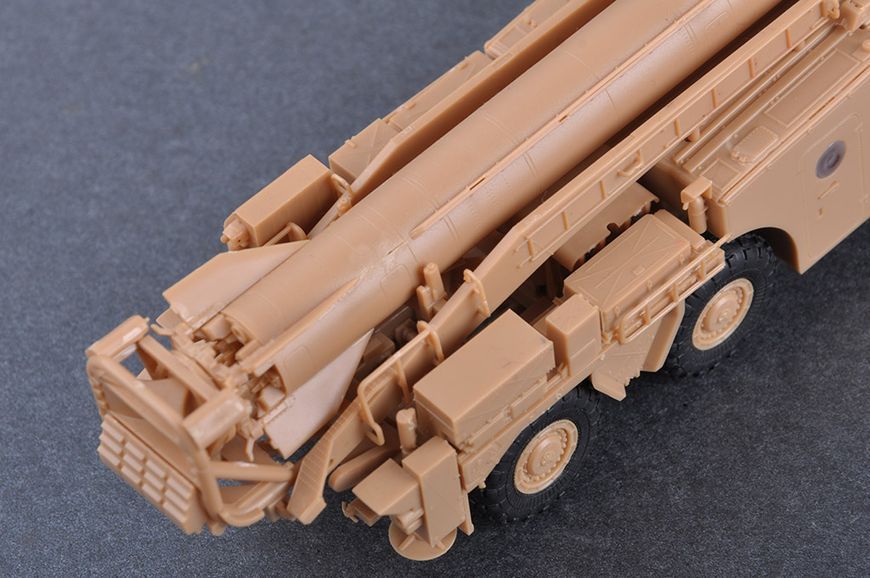 Советский ОТРК 1/72 9К72 &laquo;Эльбрус&raquo; с ракетами Р-17 (9P117M1 Launcher with R17) HobbyBoss 82939 HB82939 фото