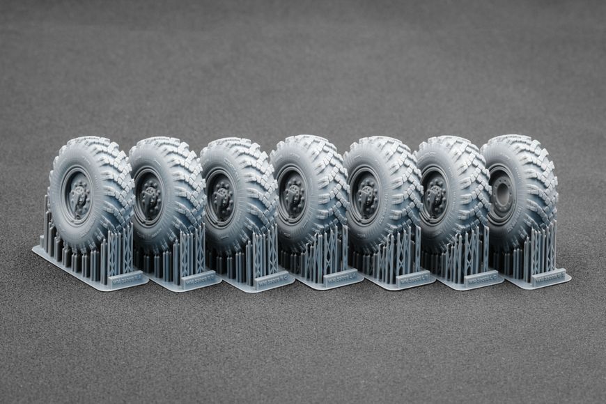 Набор колес 1/35 для КамАЗ-4310 (ICM) Scale X WM-35008 , набор деталировки Скейл Х WM-35008 фото