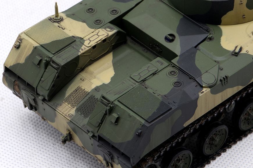 Збірна модель 1/35 радянська бойова машина десанту BMD-2 HobbyBoss HB80155 HB80155 фото