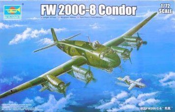 Немецкий разведывательный самолет 1/72 Focke-Wulf Fw 200C-8 Condor Trumpeter 01639 , сборная модель разведчик TR01639 фото