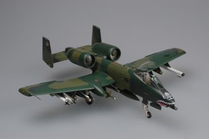 Збірна модель 1/48 Американський штурмовик A-10A "THUNDERBOLT" ІІ HobbyBoss 80323 HB80323 фото