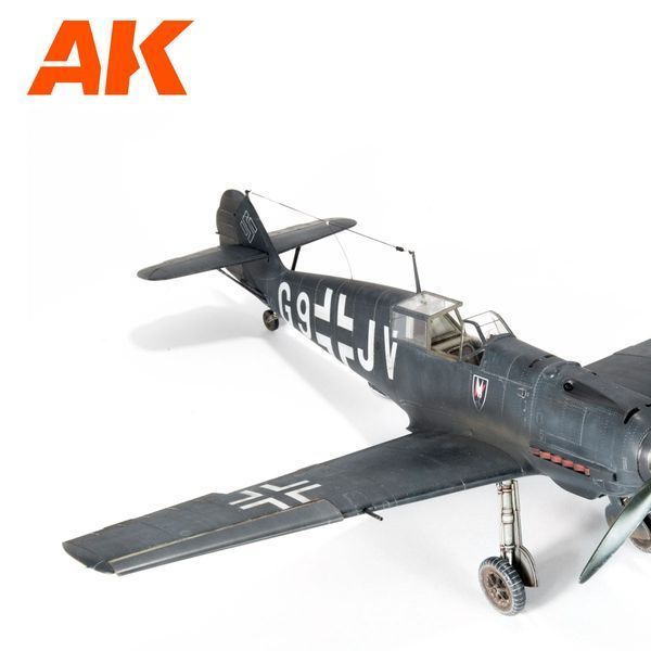 Нить Эластичная Тонкая 1/32, 1/35, 1/48 (Elastic Rigging Bobbin) &oslash;0,055 мм х 20 м AK-Interactive AK9137 AK9137 фото