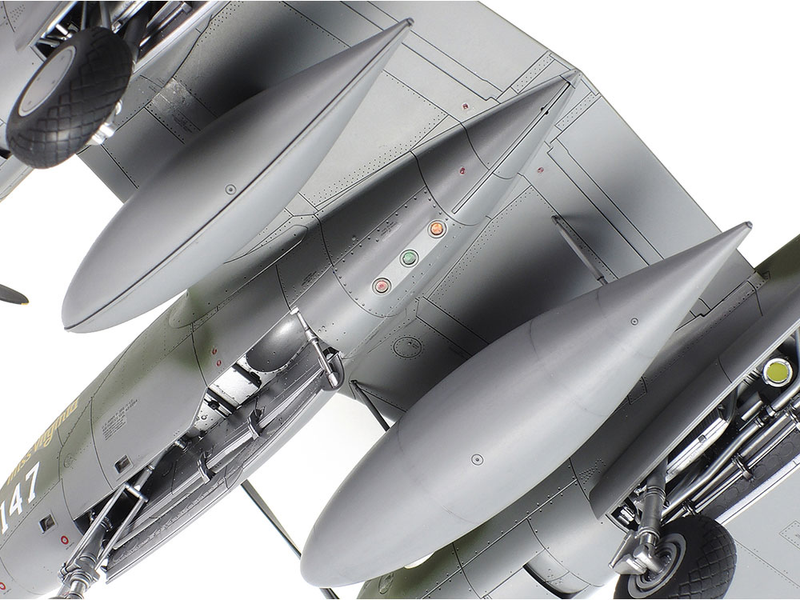 Американський винищувач 1/48 Lockheed P-38 F/G Lightning Tamiya 61120 , збірна модель винищувач Локхед Тамія TAM61120 фото