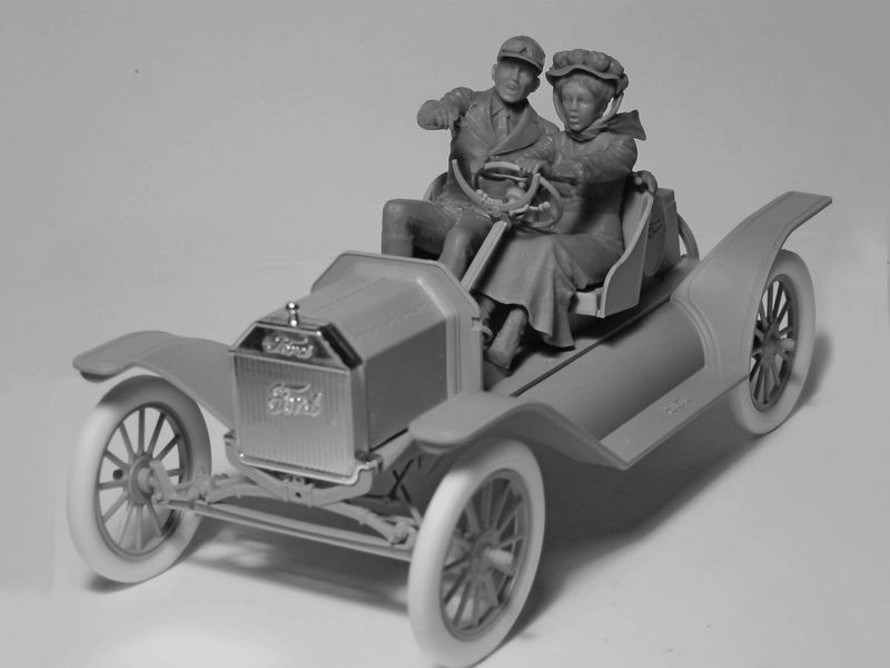 Збірна модель ICM 1/24 Model T 1913 Speedster з американськими автоспортсменами (24026) ICM24026 фото