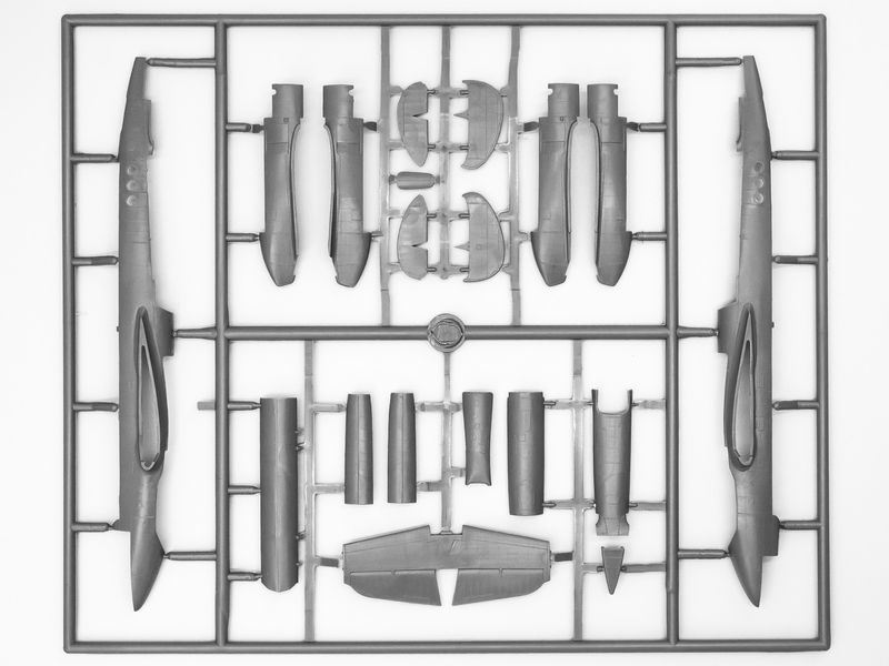 Сборная модель ICM 1/72 Ту-2С, советский бомбардировщик 2 Мировой войны 72031 ICM72031 фото