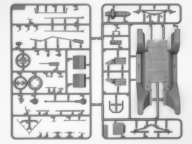 Збірна модель ICM 1/24 Model T 1913 Speedster з американськими автоспортсменами (24026) ICM24026 фото