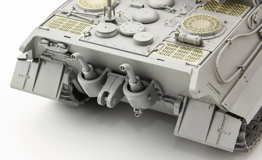 Збірна модель 1/35 німецька самохідна артилерійська установка Sd.Kfz.186 Jagdtiger ранній/пізній випуск (2 в 1) Takom 8001 TK8001 фото