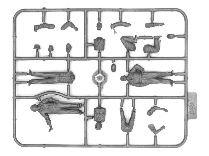 Сборная модель ICM 1/48 Пилоты и техники ВВС США 1941-1945г. 48083 ICM48083 фото