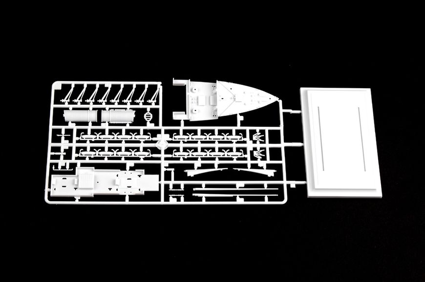 Сборная модель 1/550 Пассжирское судно Титаник HobbyBoss 81305 HB81305 фото