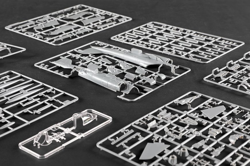 Американский палубный штурмовик 1/72 Grumman A-6E TRAM Intruder Trumpeter 01642 , сборная модель штурмовик TR01642 фото