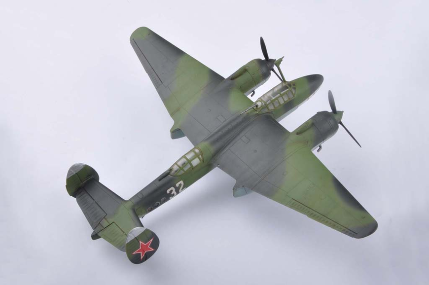 Радянський бомбардувальник 1/72 Ту-2 (Bat) HobbyBoss 80298 , збірна модель Туполєв Хобібос HB80298 фото
