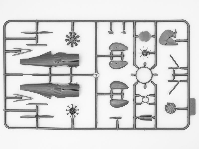 Збірна модель ICM 1/72 І-5, радянський винищувач-біплан (72053) ICM72053 фото