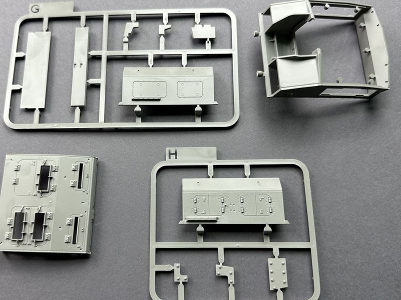 Збірна модель Танк 1/35 StuG III Ausf.F LATE PRODUCTION w/7.5cm L48 Takom 8015 8015 фото