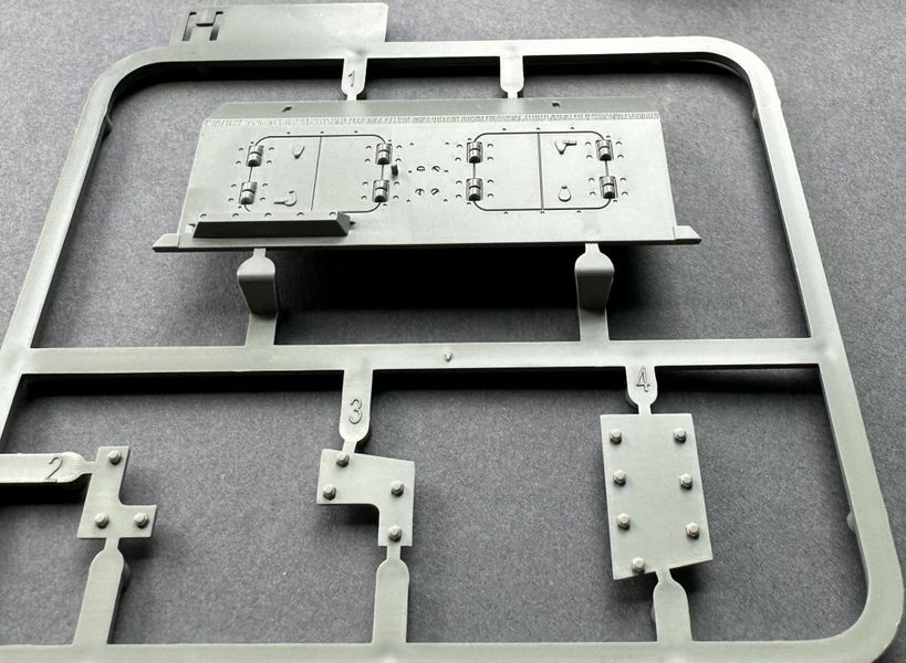 Сборная модель Танк 1/35 Штуг III Ausf.F LATE PRODUCTION w/7.5cm L48 Таком 8015 8015 фото