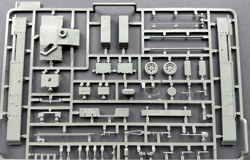 Збірна модель Танк 1/35 StuG III Ausf.F LATE PRODUCTION w/7.5cm L48 Takom 8015 8015 фото