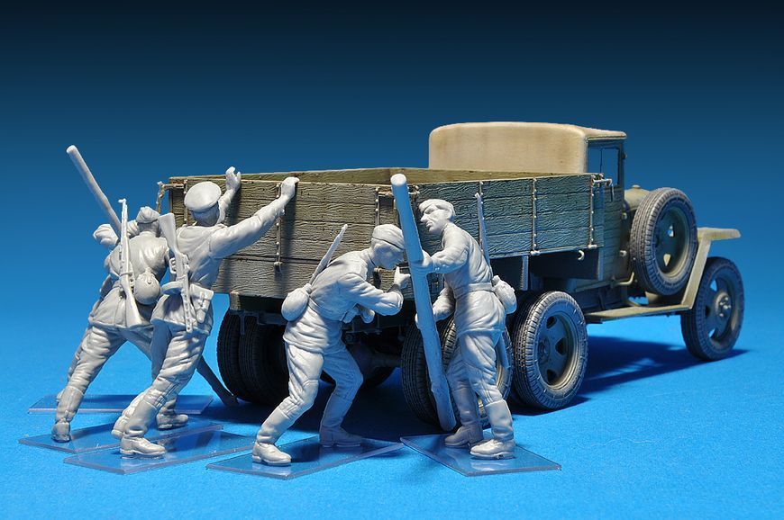 Советская &laquo;толкающая&raquo; пехота 1/35 MiniArt 35137 , сборная модель Миниарт MA35137 фото