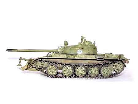 Радянський середній танк 1/35 Т-55 мод. 1958 БТУ-155 Trumpeter 00313 , збірна модель танк Трумпетер TR00313 фото