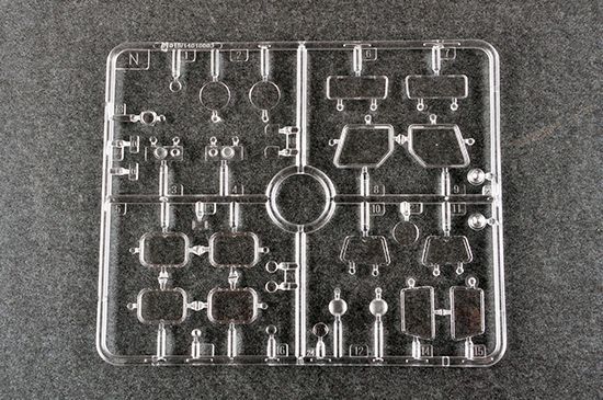 Советский тягач с полуприцепом 1/35 МАЗ-7410 & ЧМЗАП-5247Г Trumpeter 01056 , сборная модель тягач Трумпетер TR01056 фото