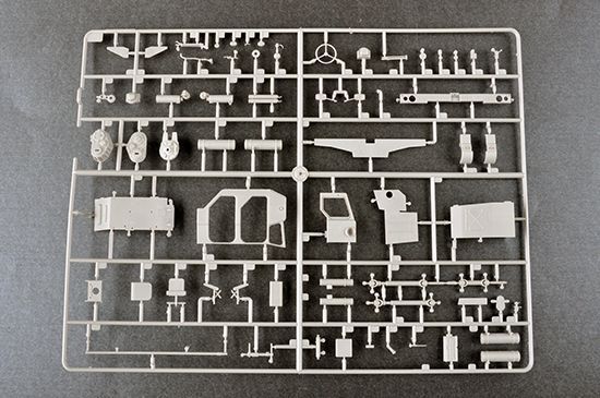 Советский тягач с полуприцепом 1/35 МАЗ-7410 & ЧМЗАП-5247Г Trumpeter 01056 , сборная модель тягач Трумпетер TR01056 фото