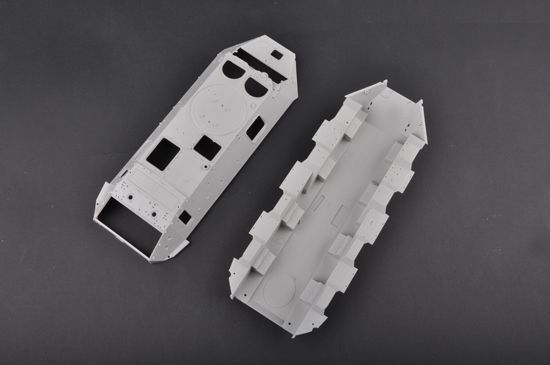 Совесткий бронетранспортер 1/35 БТР-60ПУ Trumpeter 01576 , сборная модель бтр Трумпетер TR01576 фото