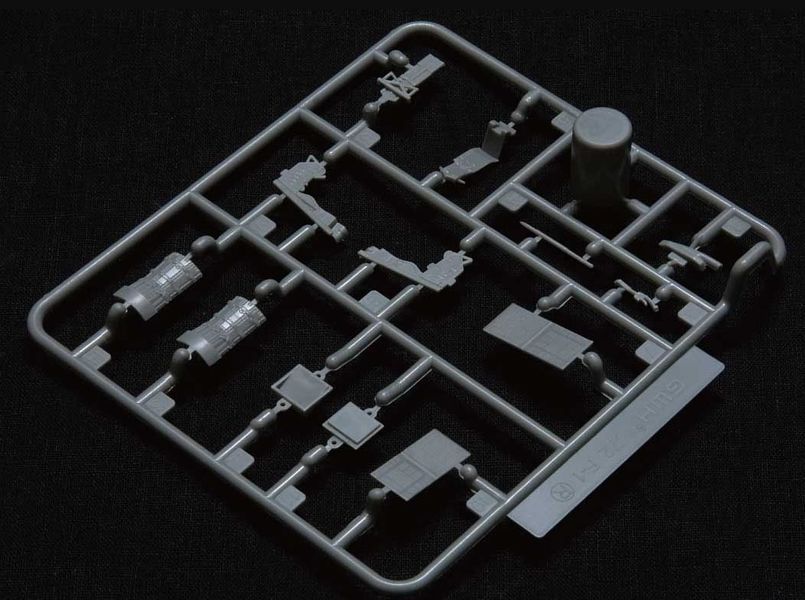 Збірна модель 1/72 американський винищувач F-15E операції "Нескорена свобода" та "Іракська свобода" Great Wall Hobby L7201 L7201 фото