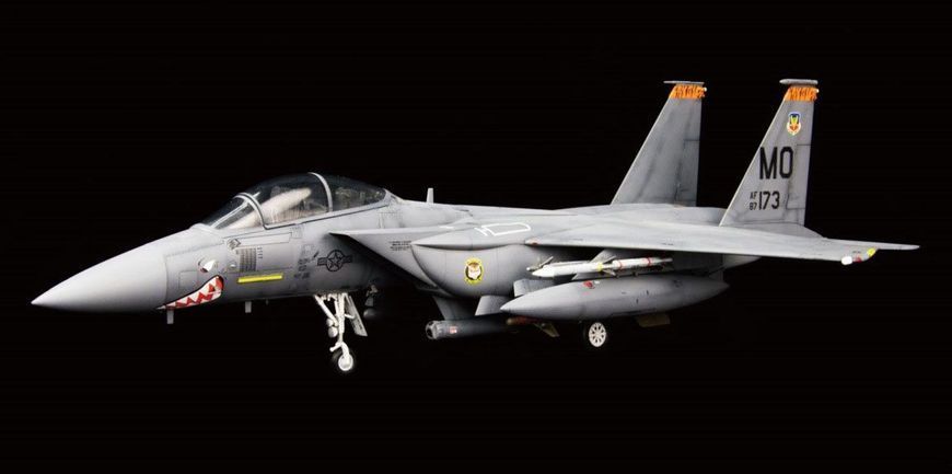 Збірна модель 1/72 американський винищувач F-15E операції "Нескорена свобода" та "Іракська свобода" Great Wall Hobby L7201 L7201 фото
