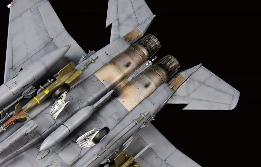 Збірна модель 1/72 американський винищувач F-15E операції "Нескорена свобода" та "Іракська свобода" Great Wall Hobby L7201 L7201 фото
