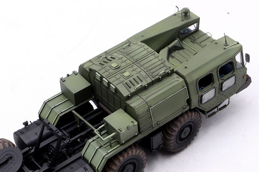 Советский тягач с полуприцепом 1/35 МАЗ-7410 & ЧМЗАП-5247Г Trumpeter 01056 , сборная модель тягач Трумпетер TR01056 фото