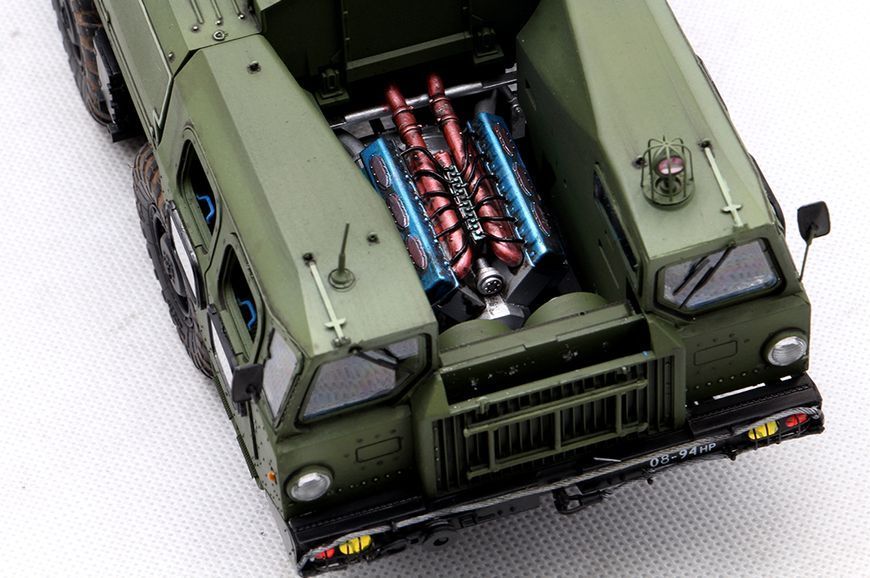 Советский тягач с полуприцепом 1/35 МАЗ-7410 & ЧМЗАП-5247Г Trumpeter 01056 , сборная модель тягач Трумпетер TR01056 фото