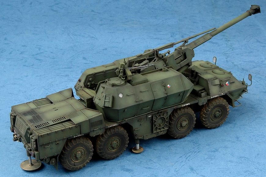 Збірна модель 1/35 152-мм самохідна гармата-гаубиця vz.77 Dana HobbyBoss 85501 HB85501 фото