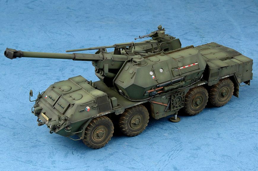 Сборная модель 1/35 152-мм самоходная пушка-гаубица vz.77 Дана HobbyBoss 85501 HB85501 фото