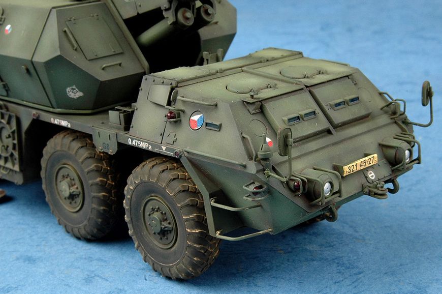 Збірна модель 1/35 152-мм самохідна гармата-гаубиця vz.77 Dana HobbyBoss 85501 HB85501 фото