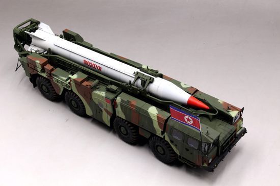Северокорейский ракетный комплекс 1/35 Hwasong-5 (Р-17 &laquo;Эльбрус&raquo; / Scud-B) Trumpeter 01058 , сборная модель TR01058 фото