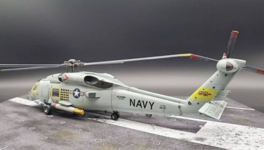 Сборная модель 1/72 американский вертолет SH-60B Seahawk Hasegawa 00431 HS00431 фото