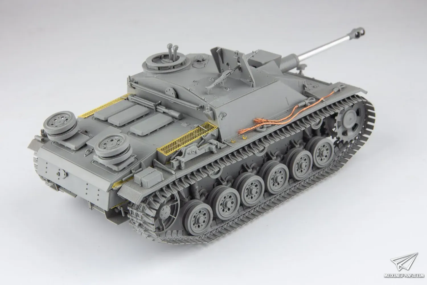 Німецький винищувач танків 1/35 StuG III Ausf.G with Winterketten Takom 8010 , збірна модель пт-сау Штуг Таком TK8010 фото