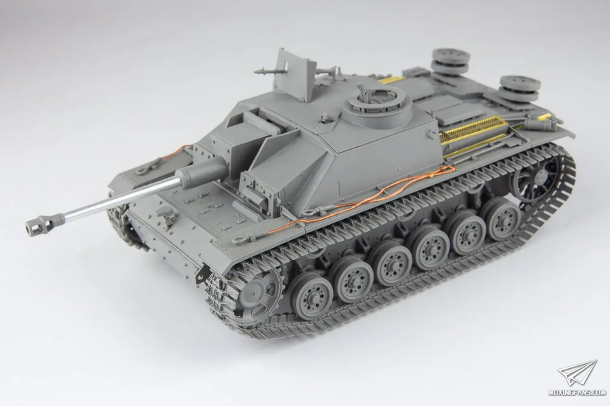 Німецький винищувач танків 1/35 StuG III Ausf.G with Winterketten Takom 8010 , збірна модель пт-сау Штуг Таком TK8010 фото
