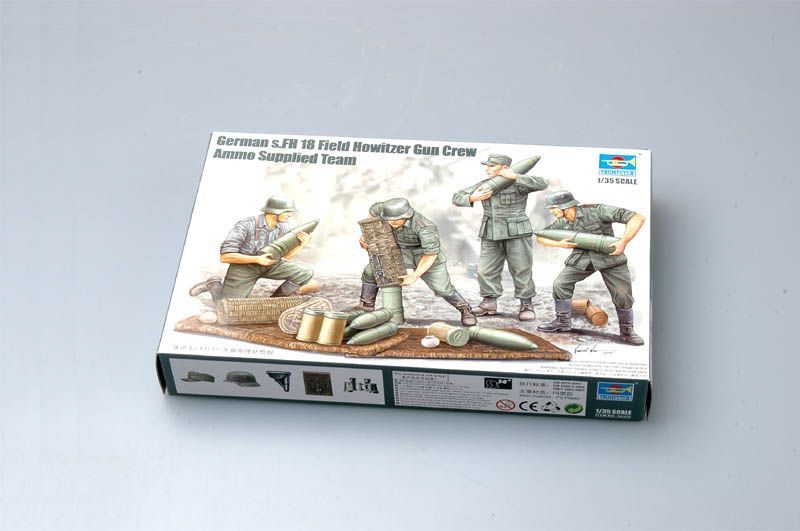 Немецкий артиллерийский расчёт 1/35 s.FH 18 Trumpeter 00426 , сборная модель расчет Трумпетер TR00426 фото