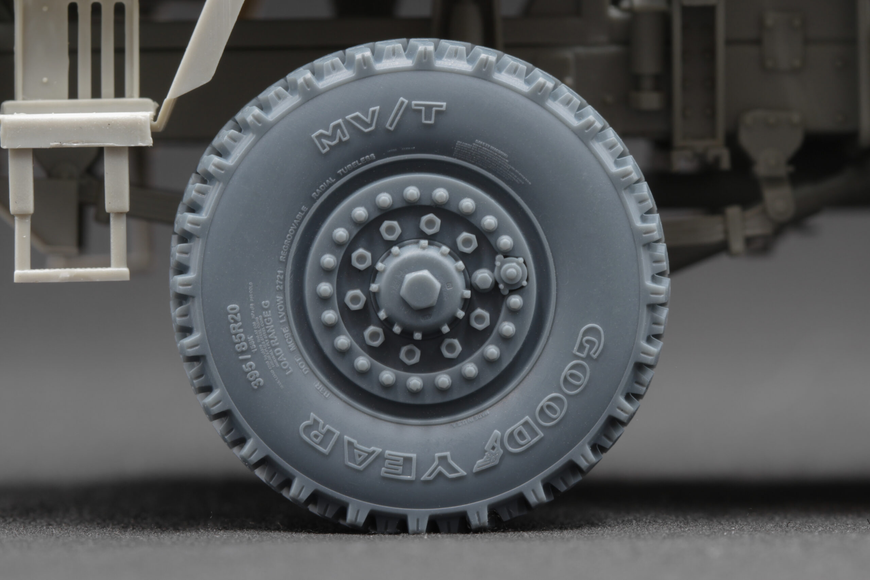 Набор колес 1/35 для HIMARS (Trumpeter) Scale X WM-35011 , набор деталировки Хаймарс Скейл Х WM-35011 фото