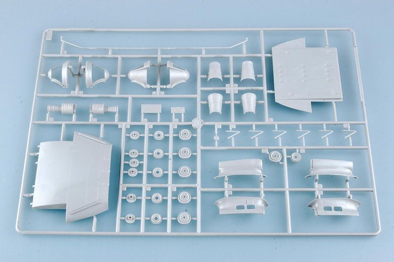 Американский военный транспортный вертолёт 1/35 Boeing CH-47D Chinook Trumpeter 05105 , сборная модель TR05105 фото
